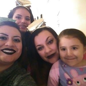 Meet your Posher, Vanessa